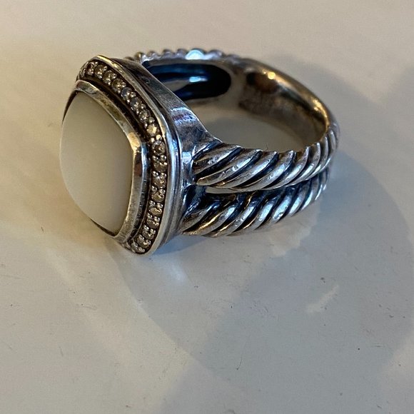 David Yurman ring with mother of pearl and diamond - Picture 2 of 3